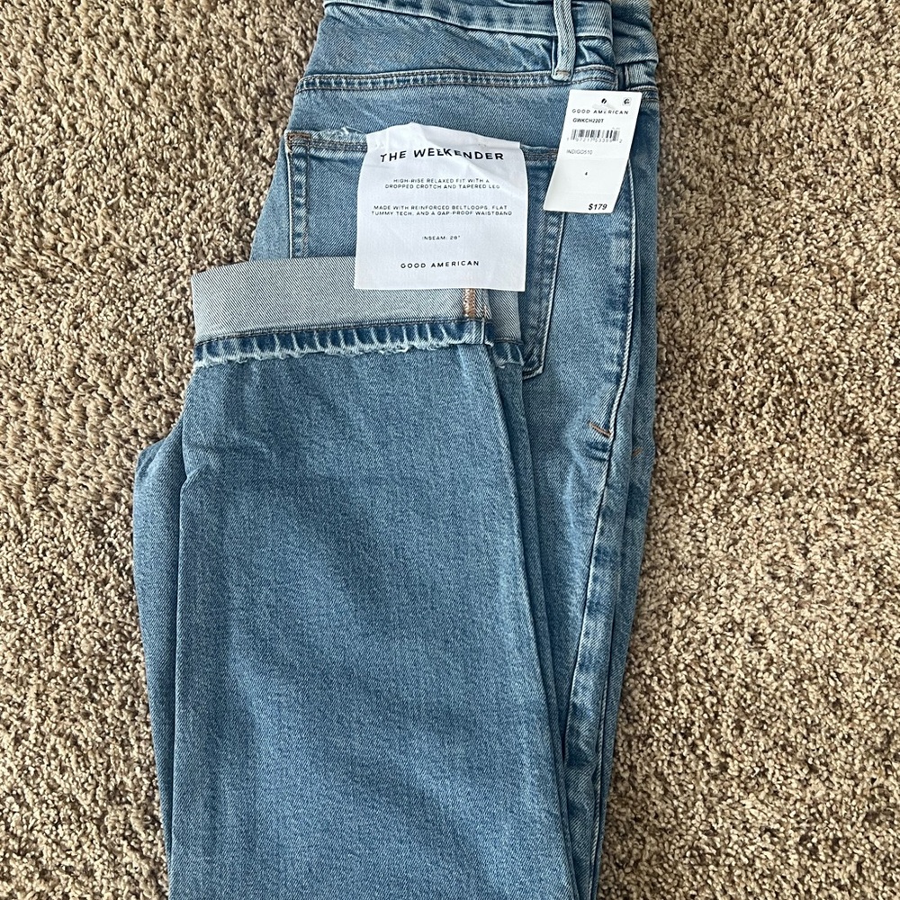 NWT Good American The Weekender Blue Jeans
